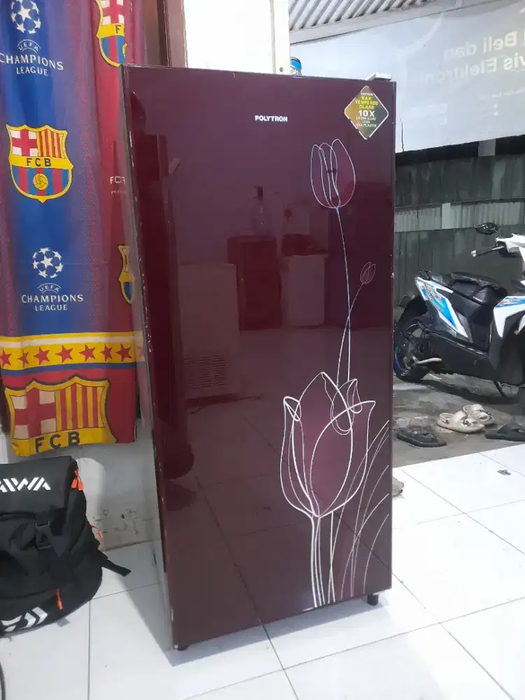 Kulkas 1 Pintu Polytron Tulips Merah Maroon