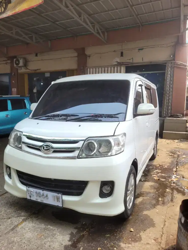 Daihatsu Luxio X 2014