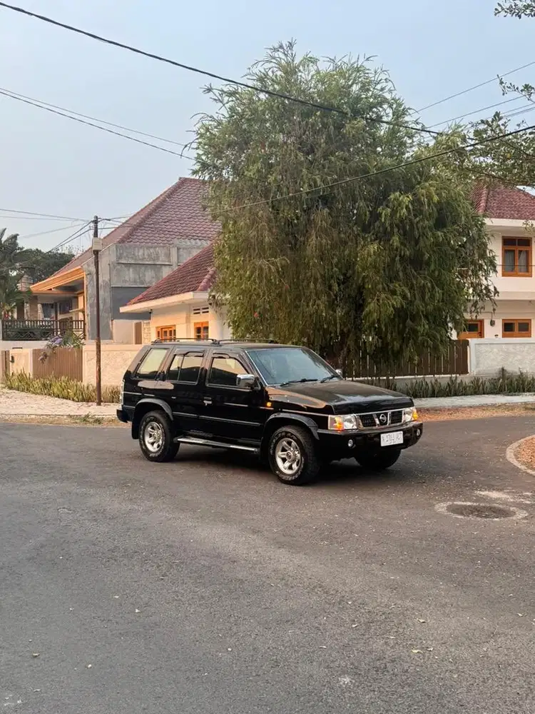 dijual terrano 2005