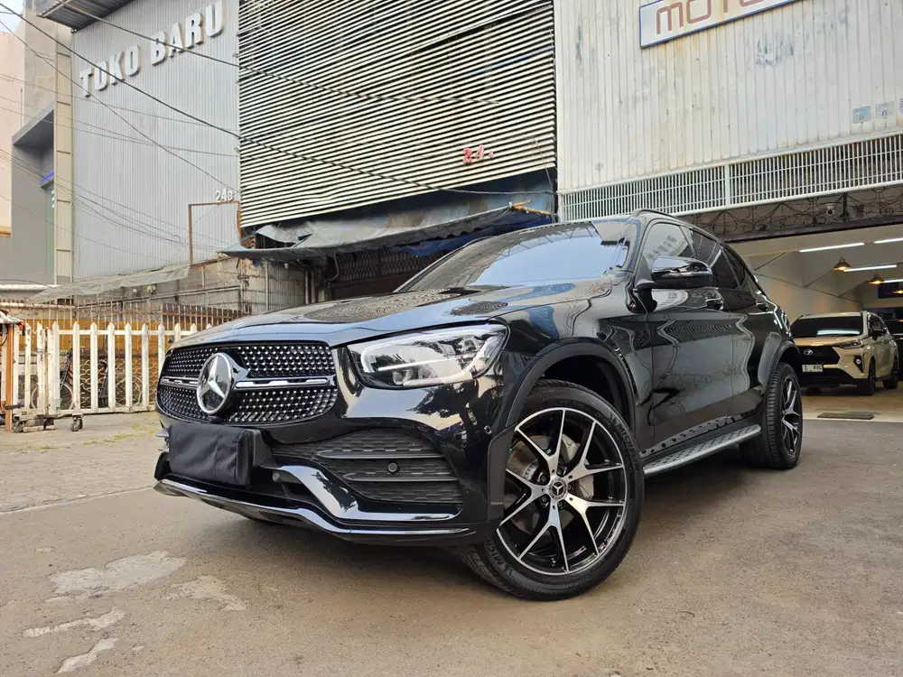 Antik 23 rb km GLC200 AMG Night Edition 2023 nik 2022 hitam glc 200
