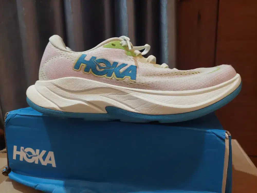 SEPATU HOKA RINCON 4