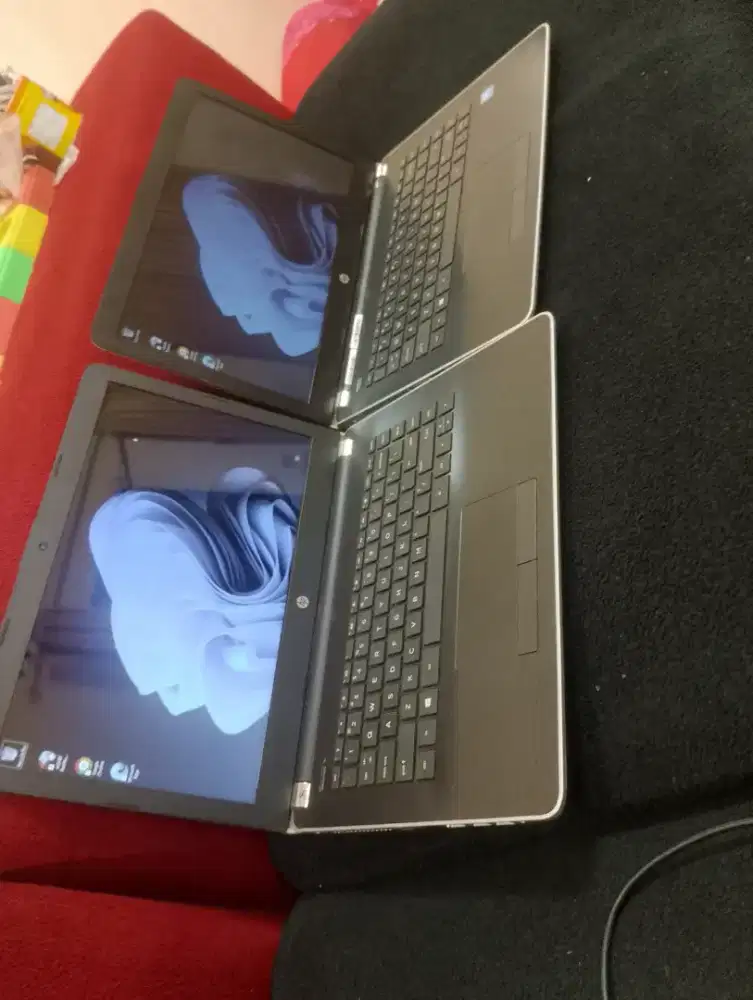 Laptop 2 unit merk hp jual cepat bu mulus normal
