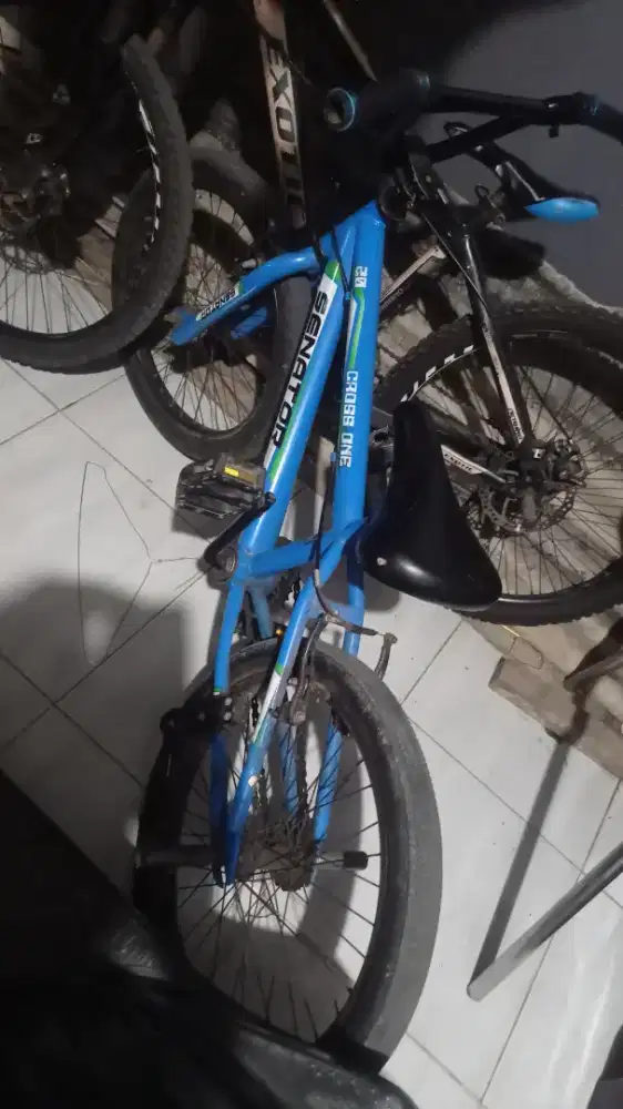 Sepeda BMX senator. Masih bagus.