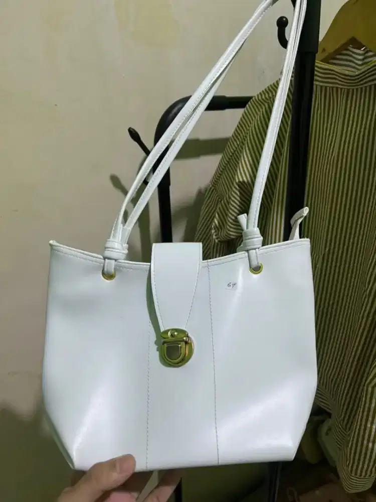 Tas wanita bisa pakaian sehari hari