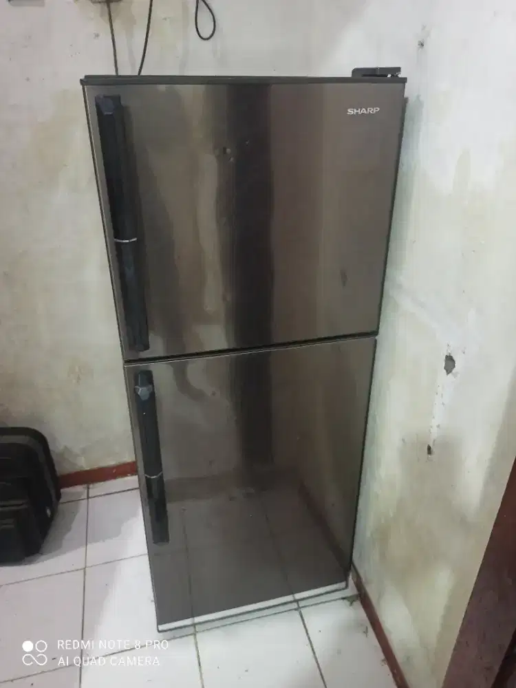 Kulkas 2 pintu merk SHARP