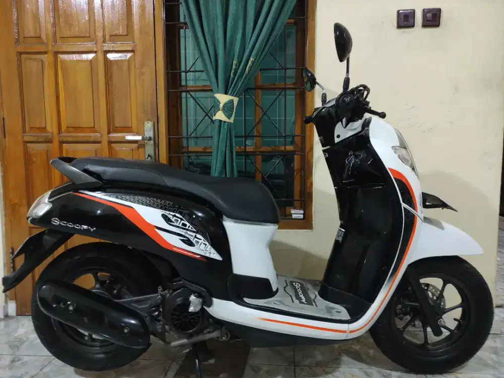 SUPER ISTIMEWA LOW KM SCOOPY DONAT CBS ISS SUPER MULUS NO MINUS