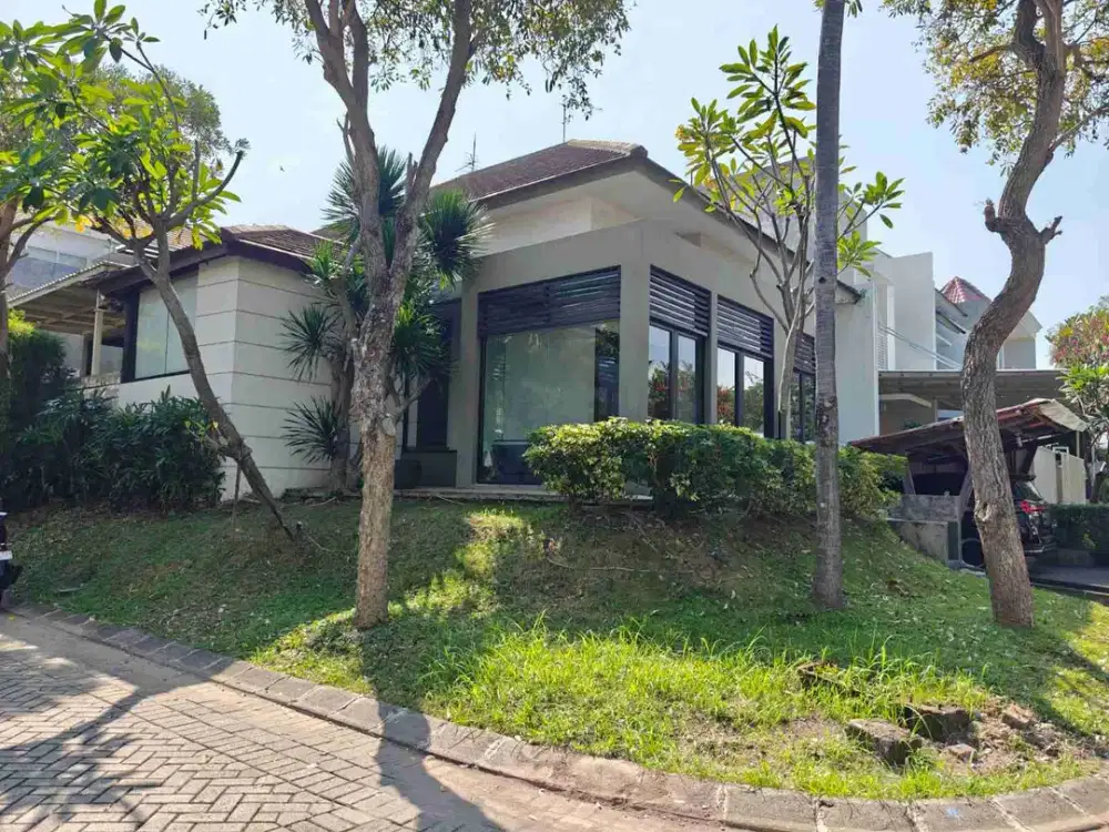 Dijual rumah Woodland Citraland Utama