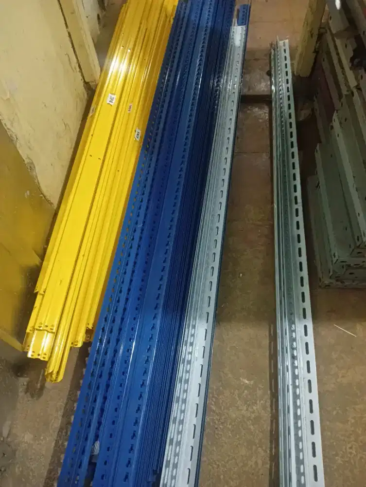Jual rak besi 375rb ada 200 set borongan lebih murah