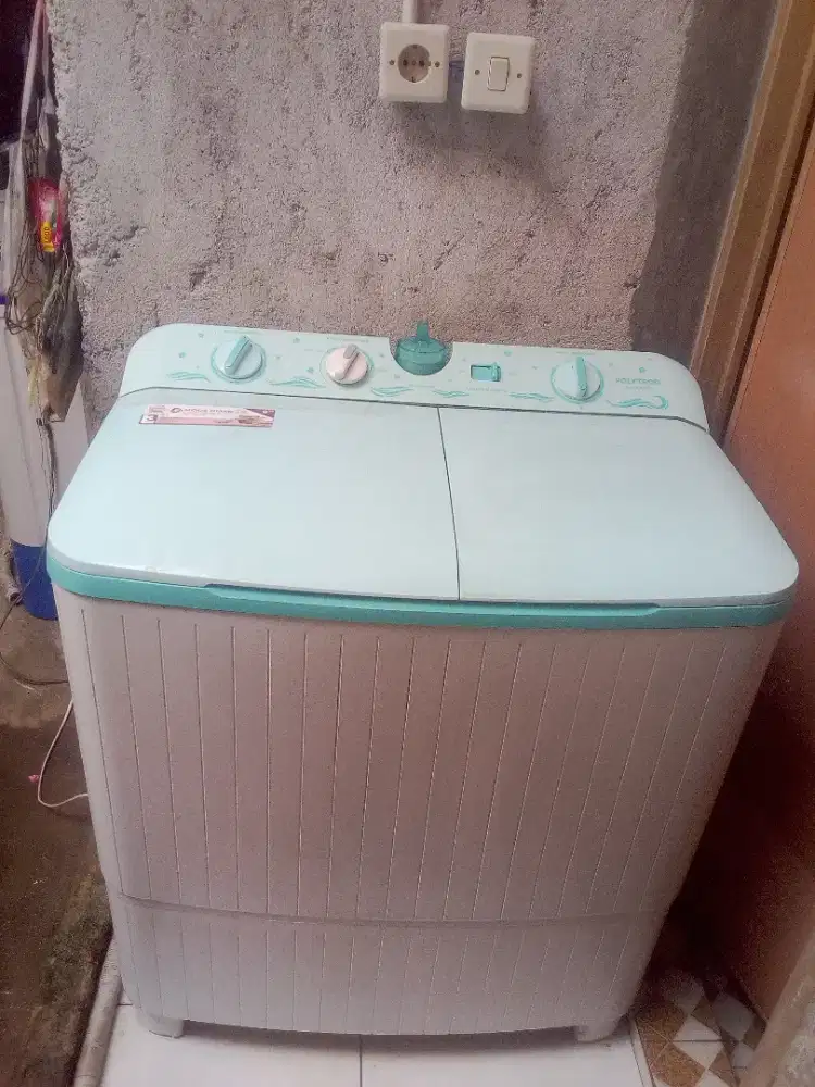 Mesin cuci Polytron