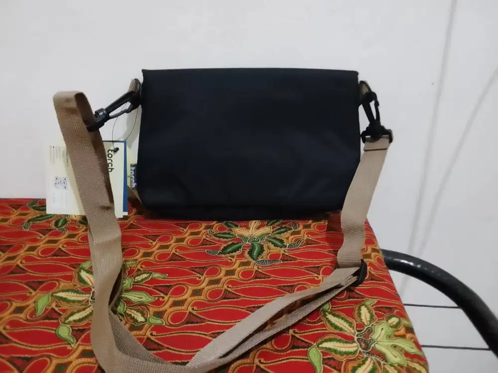 Tas Selempang Torch
