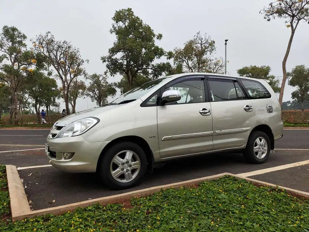Toyota Kijang Innova 2008 Bensin