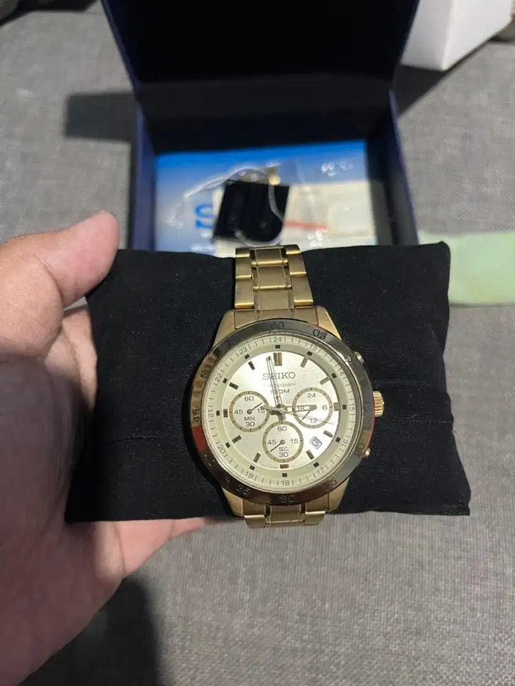 Jam tangan Seiko Chronograph