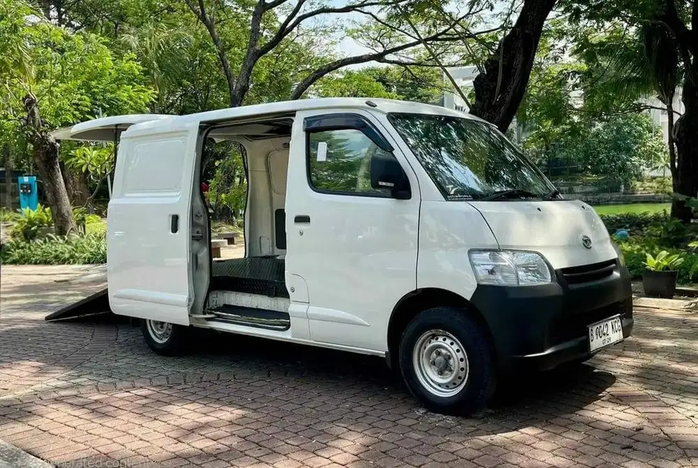 Disewakan Grand Max Blind Van Bulanan
