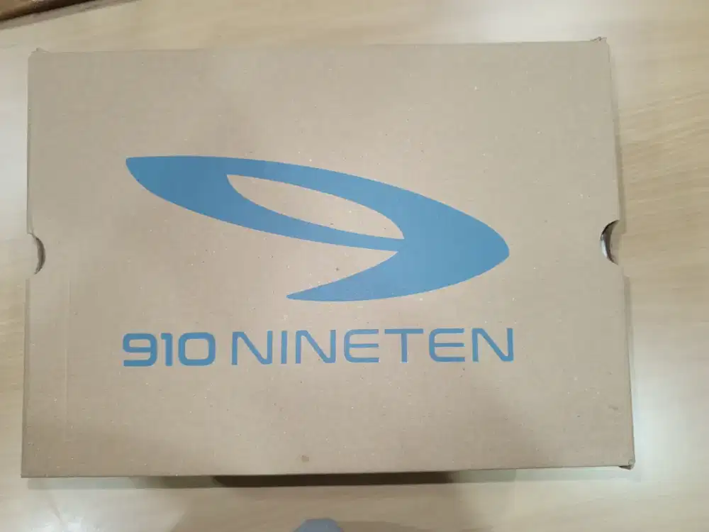 Dijual cepat sepatu sport uk. 44 kondisi baru,