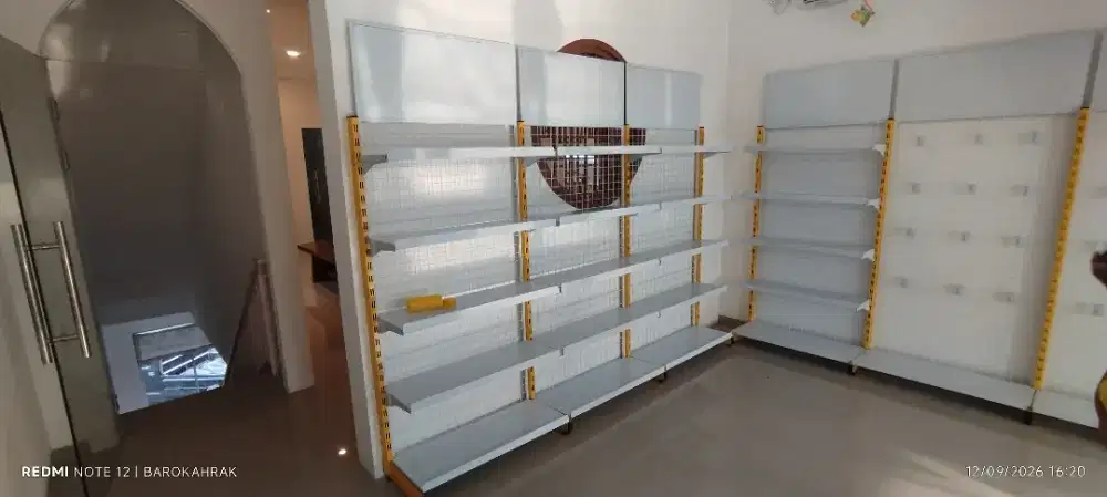 Rak Minimarket bikin warung makin ramai pembeli