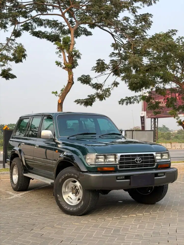 TOYOTA LAND CRUISER VX80 1995