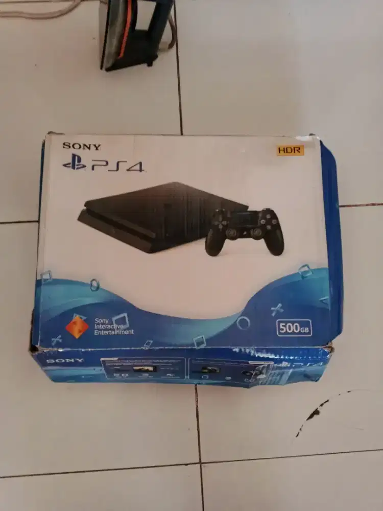 PlayStation 4 slim