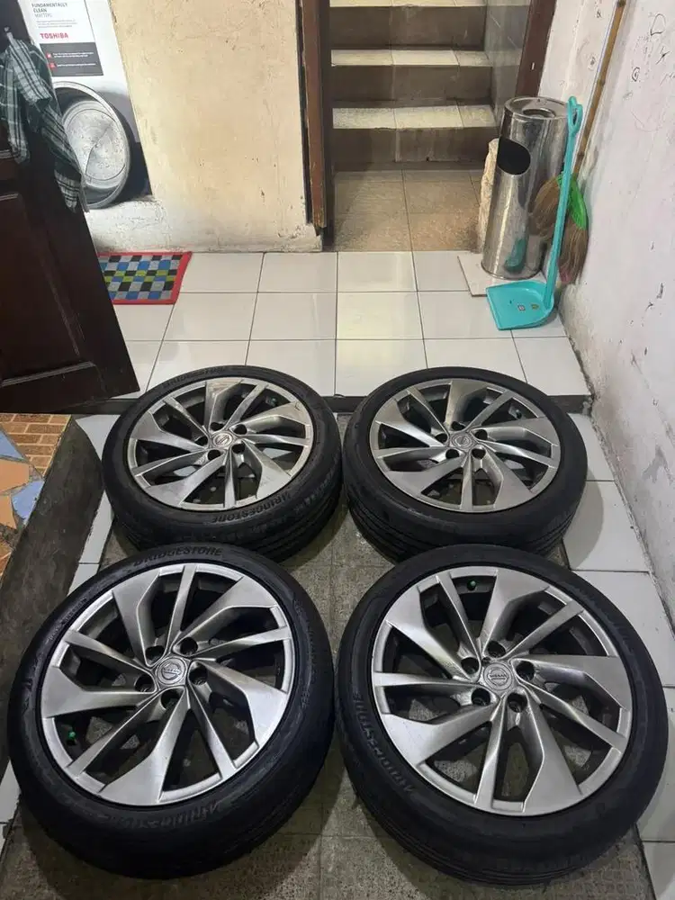 Velg nissan xtrail T32 ring 18