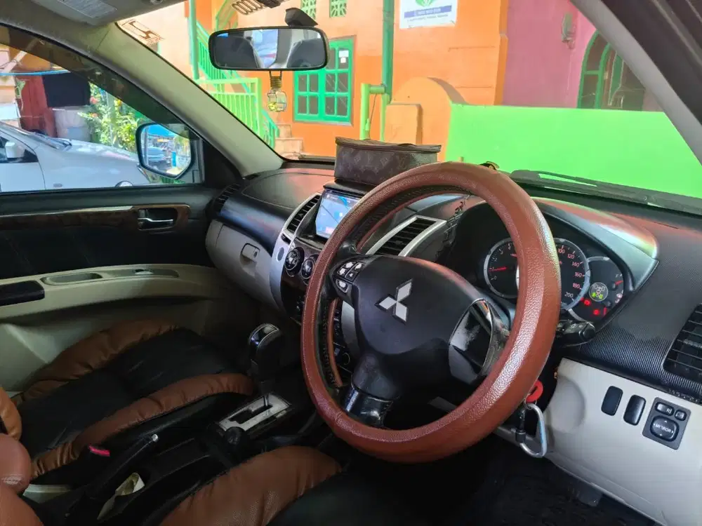 pajero sport 2.5D solar 4x4 nego