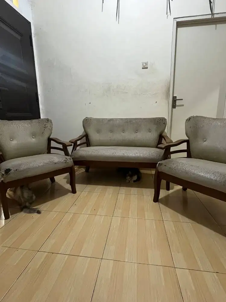 SOFA 1 SET MINUS KULIT MINTA DIGANTI