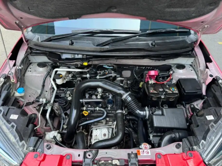 Daihatsu Rocky 1.0 R Bensin AT 2022 Merah (WM)