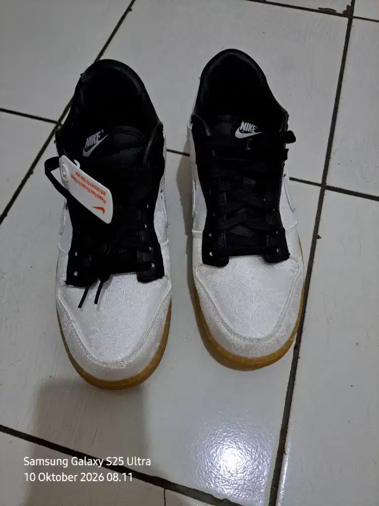 Sepatu Dunk Low Fragment Clot size 41 baru (exs display) harga 400rb