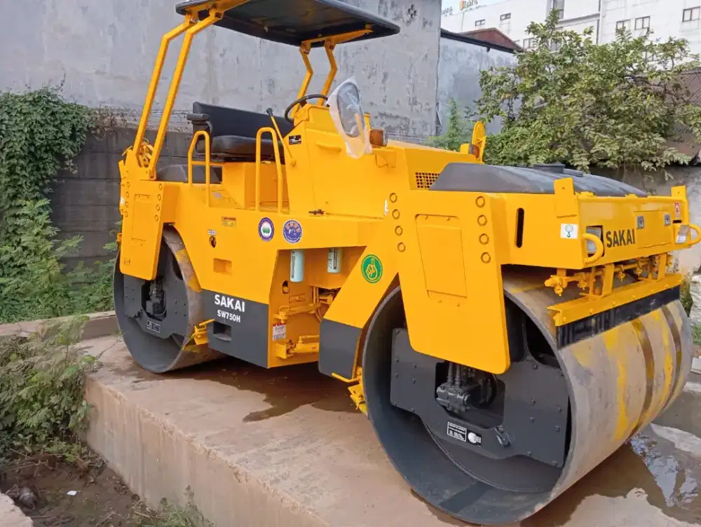 Tandem roller Sakai SW750H double drum roller Build Up Harga DP