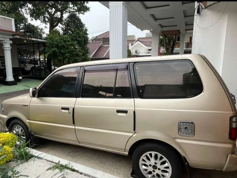 Toyota Kijang 2000 Bensin