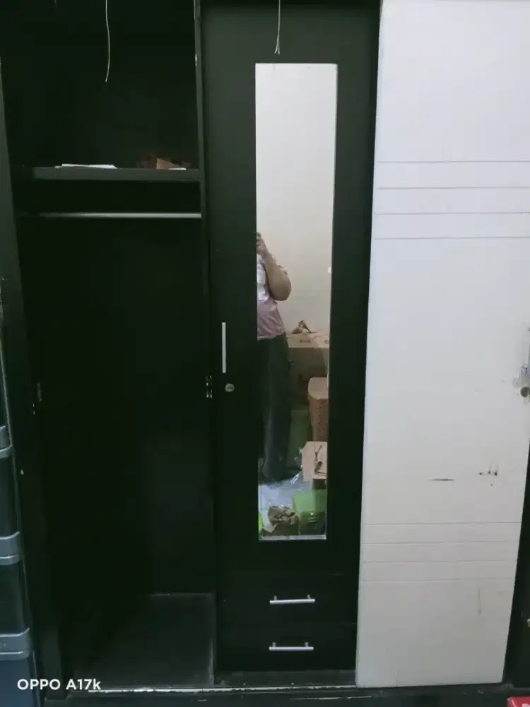 Lemari Pakaian Kayu 3 pintu