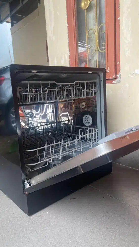 Mesin cuci piring