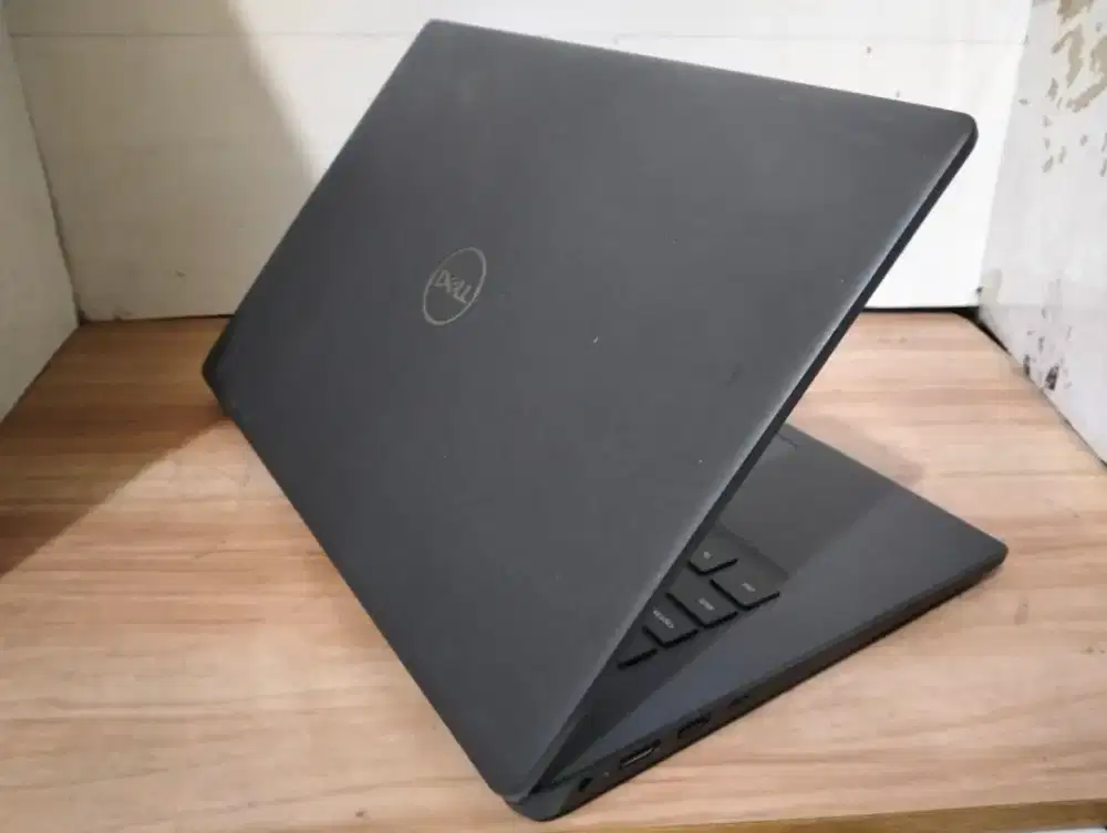 Dell latitude 3410 core i5 gen 10 RAM 8GB SSD 256 kencang win 11