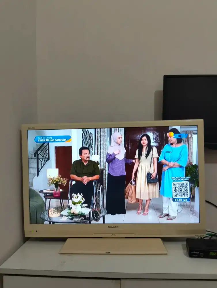 TV LED Sharp 32 inch  limited Edition
