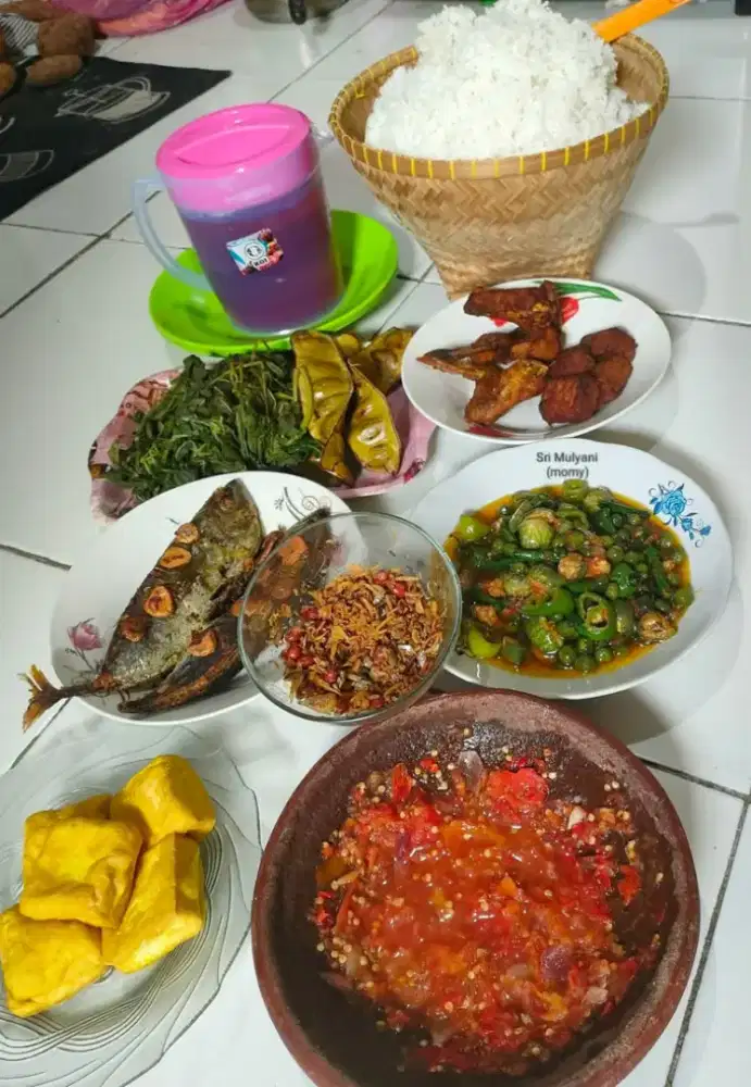 Mencari lowongan pekerjaan art & konveksi untuk sy dan mb sy