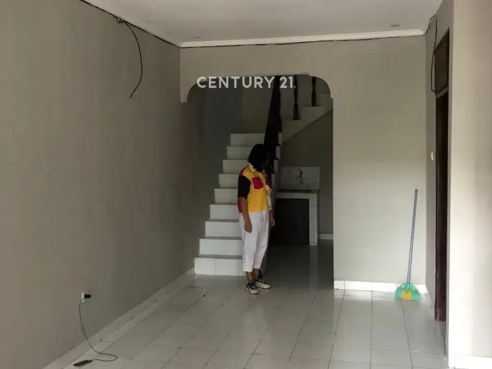 Rumah 2 Lantai Di Metland Menteng LT 90m 4 KT Listrik Token