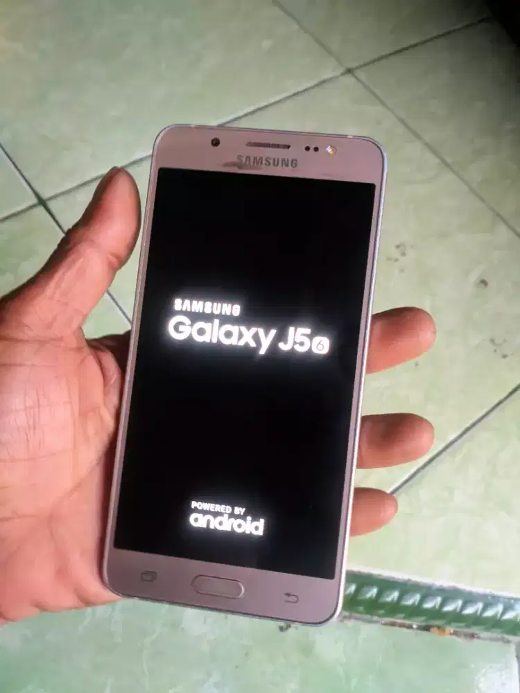 Samsung J5 2016 minus