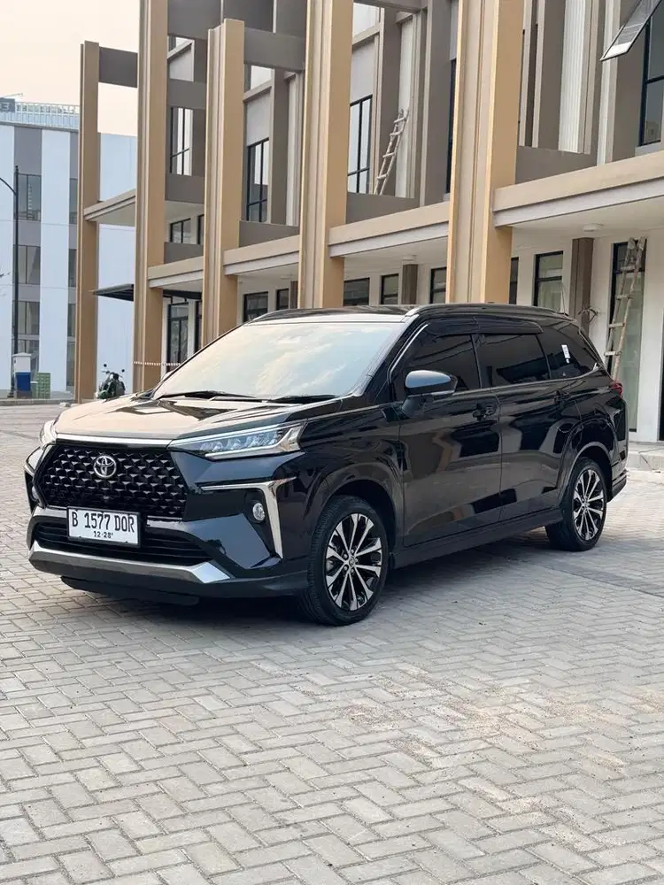 TOYOTA VELOZ  Q TSS MATIC AT 2023 HITAM PAJAK PANJANG