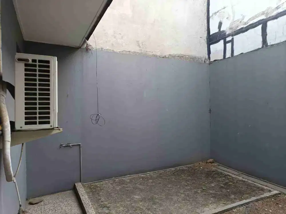 di sewa rumah di BSD 2 lt
