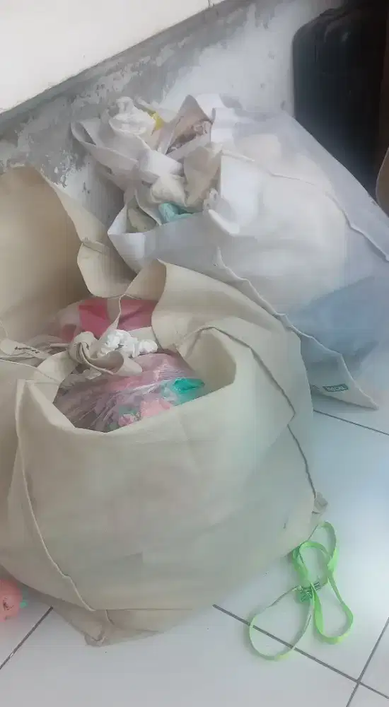 Baju bayi perempuan usia 0-12 bulan