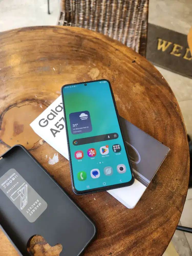 Samsung galaxy A57 5G 8/256 garansi 9 bulan like new