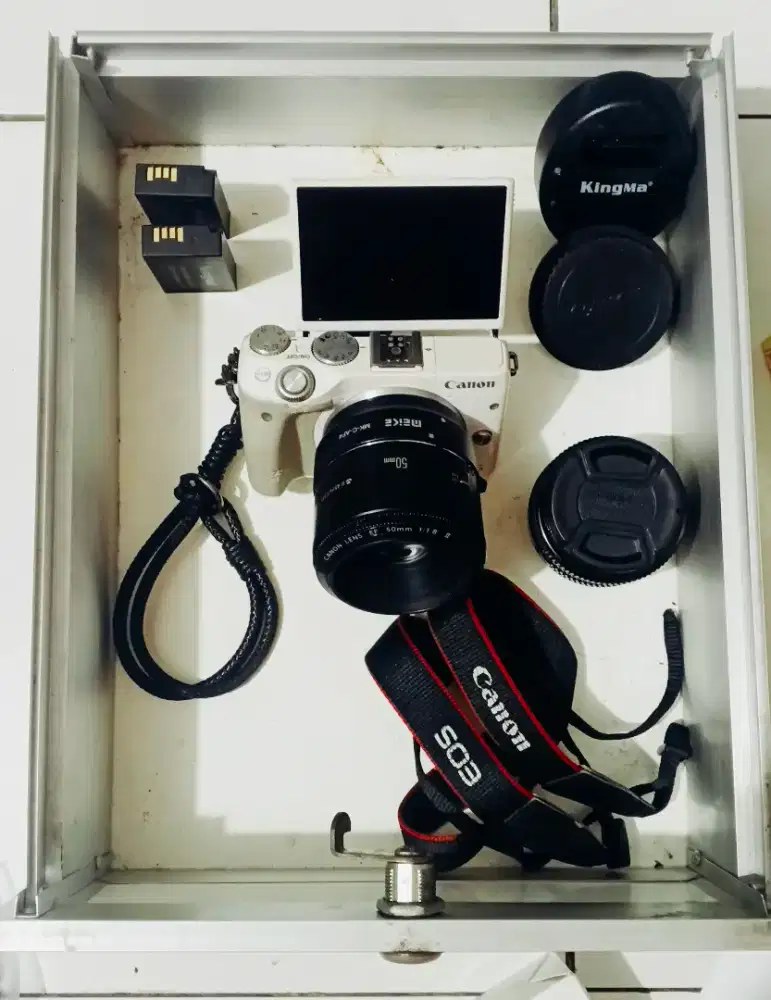 Canon EOS M3 Putih plus plus Lensa fix Canon 50mm 1.8 II EF