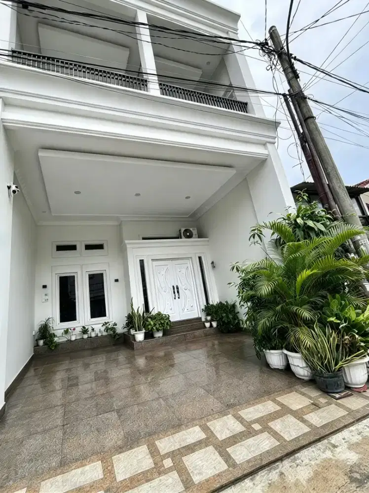 Rumah Puri Cinere Hijau, 2 Lantai, Fully Furnish, Pancoran Mas Depok