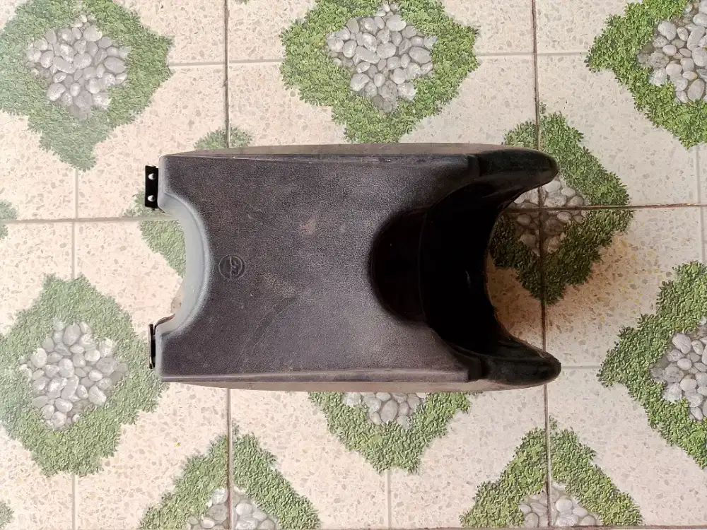 Box motor gigi dan besi jepitan barang motor gigi original