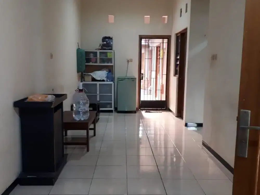 Dijual Rumah Lokasi di Jl. Kalicari Semarang