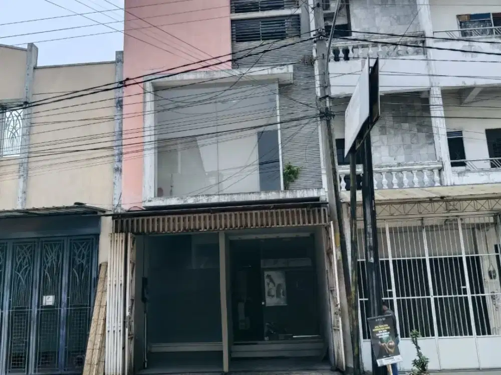 Ruko 3 Lantai di Jl M Yamin Solo Cocok Untuk Usaha Klinik Dan Kantor