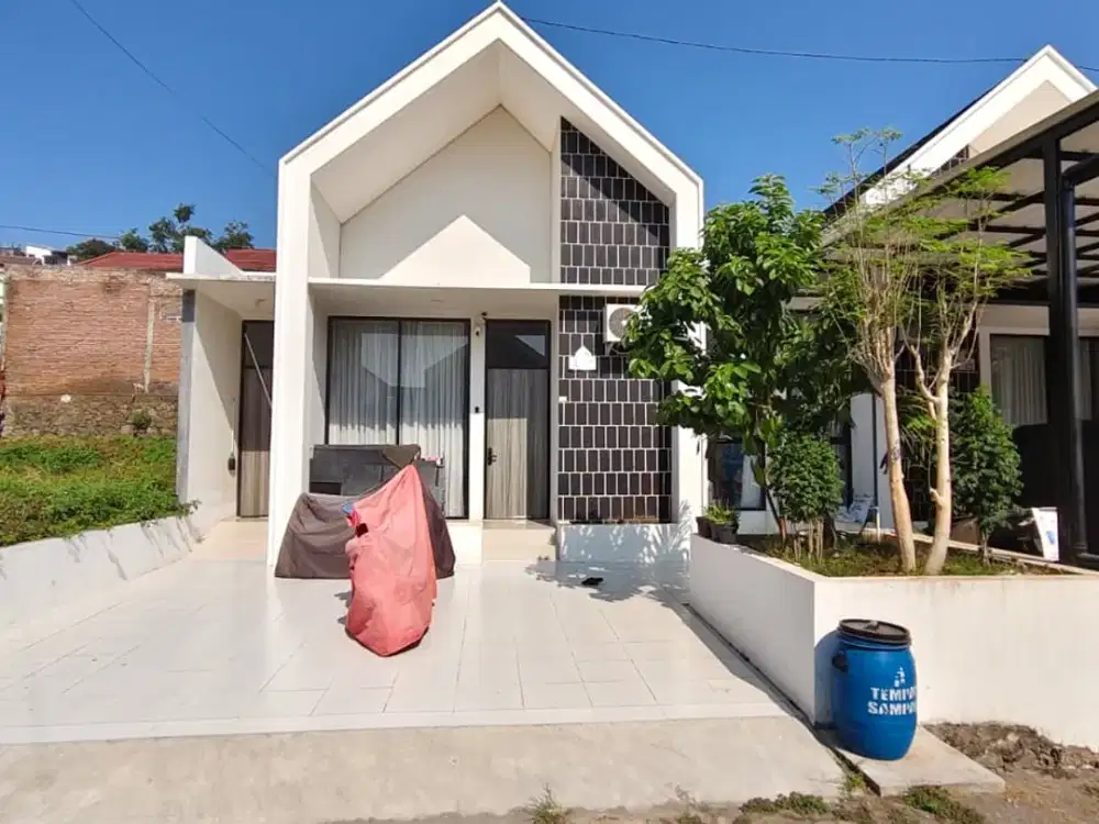 Dijual Rumah Bangunan Bagus Lokasi di Jl. Candi Penataran Timur Semarang