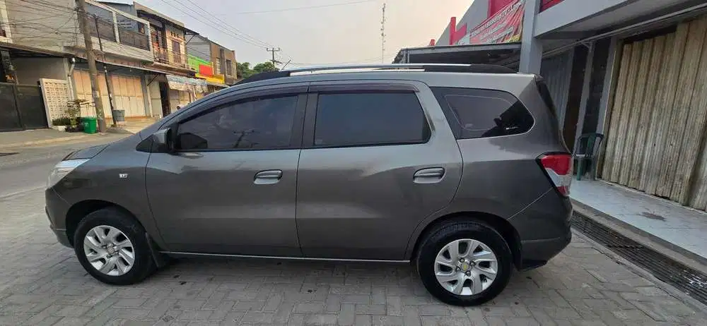 Chevrolet Spin 2013 Bensin