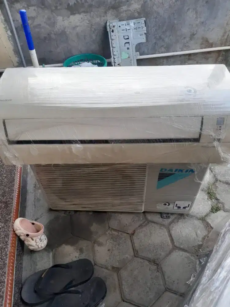 Jual cepat ac daikin thailand 1/2 Pk kondisi normal