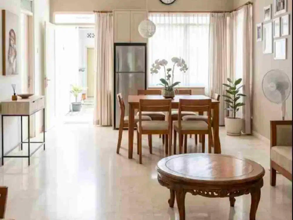 DIJUAL RUMAH  STRSTEGIS DI TEBET BARAT DALAM  JAKARTA SELATAN