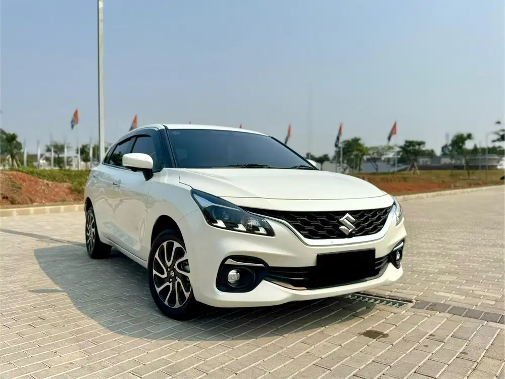 (KM 10 RIBU) Suzuki Baleno HB Facelift Camera 360 Putih 2024 LIKE NEW
