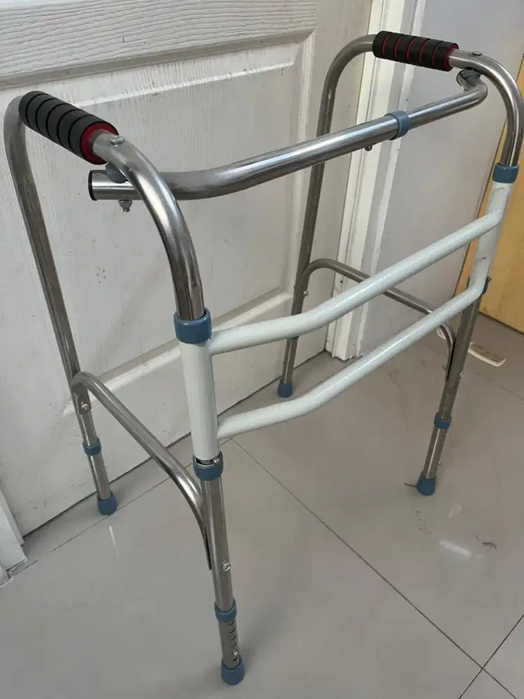 alat bantu jaalan kaki